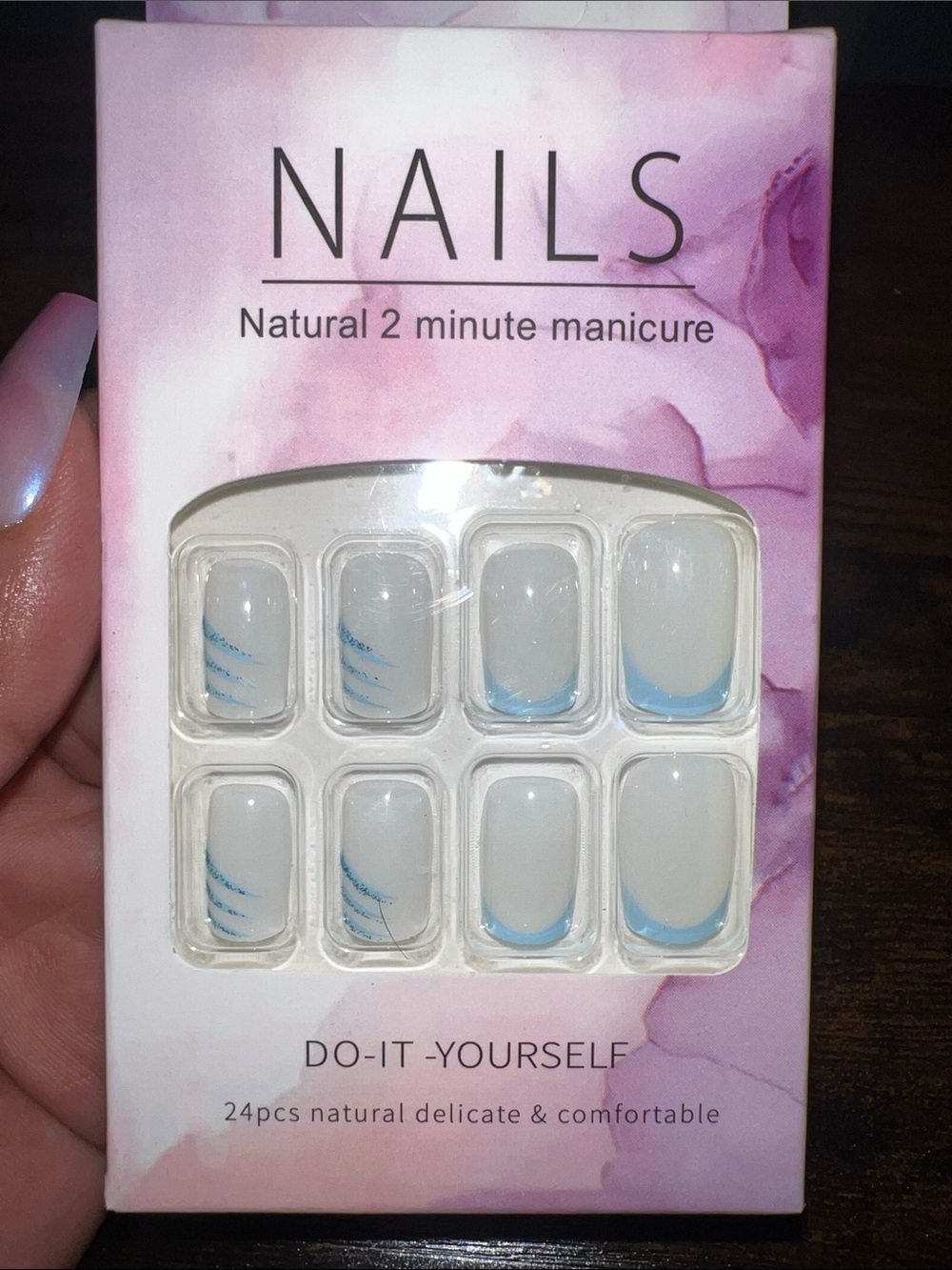 NAILS Natural 2 Minute Manicure – White with Light Blue Accent (24pcs)